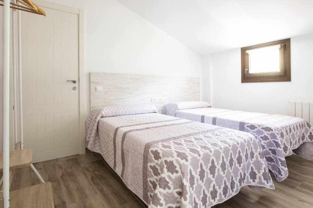 Apartamentos creativos Villa Rubei Villarroya de los Pinares Exterior foto